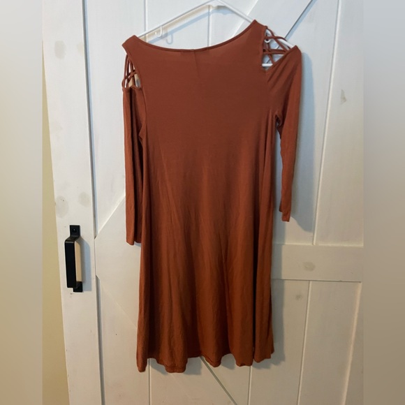 Forever 21, small, rust color cold shoulder sleeve dress. Summer, fall - Picture 2 of 4